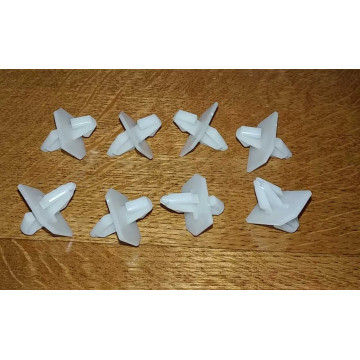 Infiniti QX-56 2008-on Body side moulding clips (8pcs)